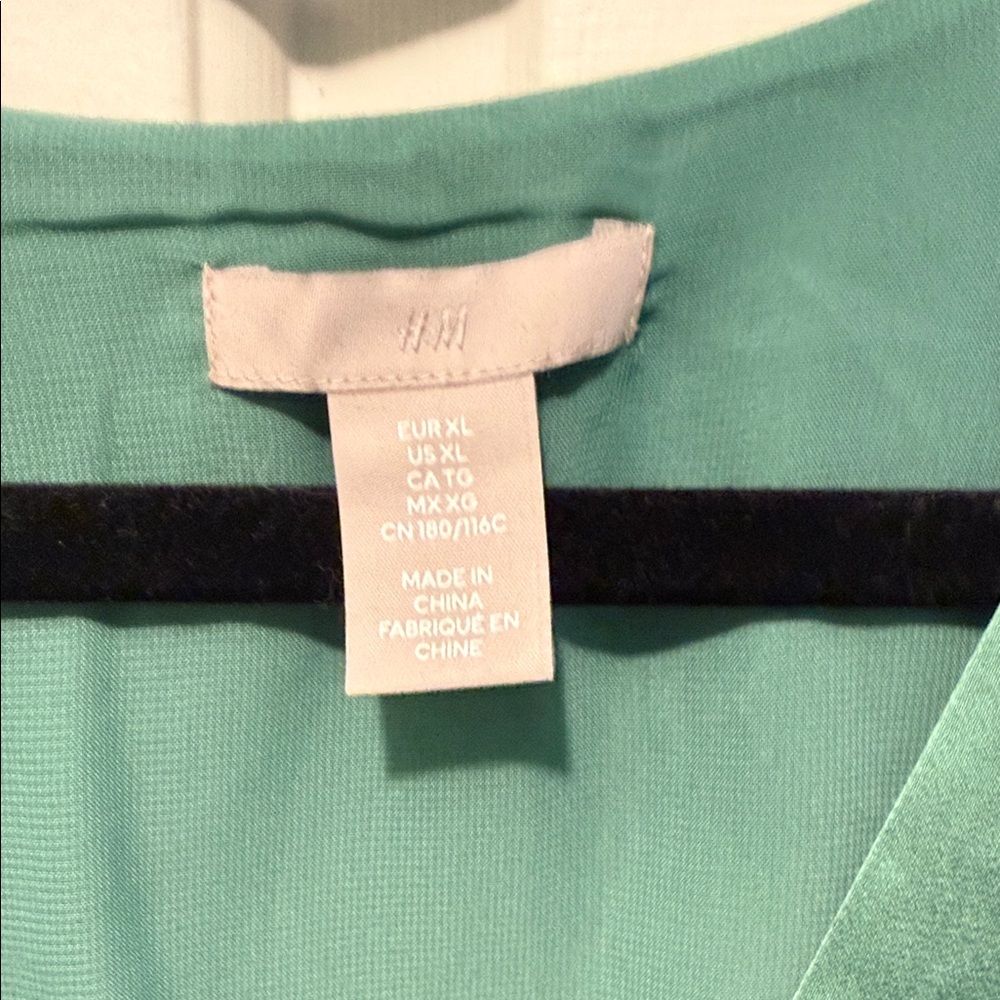 H&M Satin Green V Neck Mini dress - Picture 2 of 4